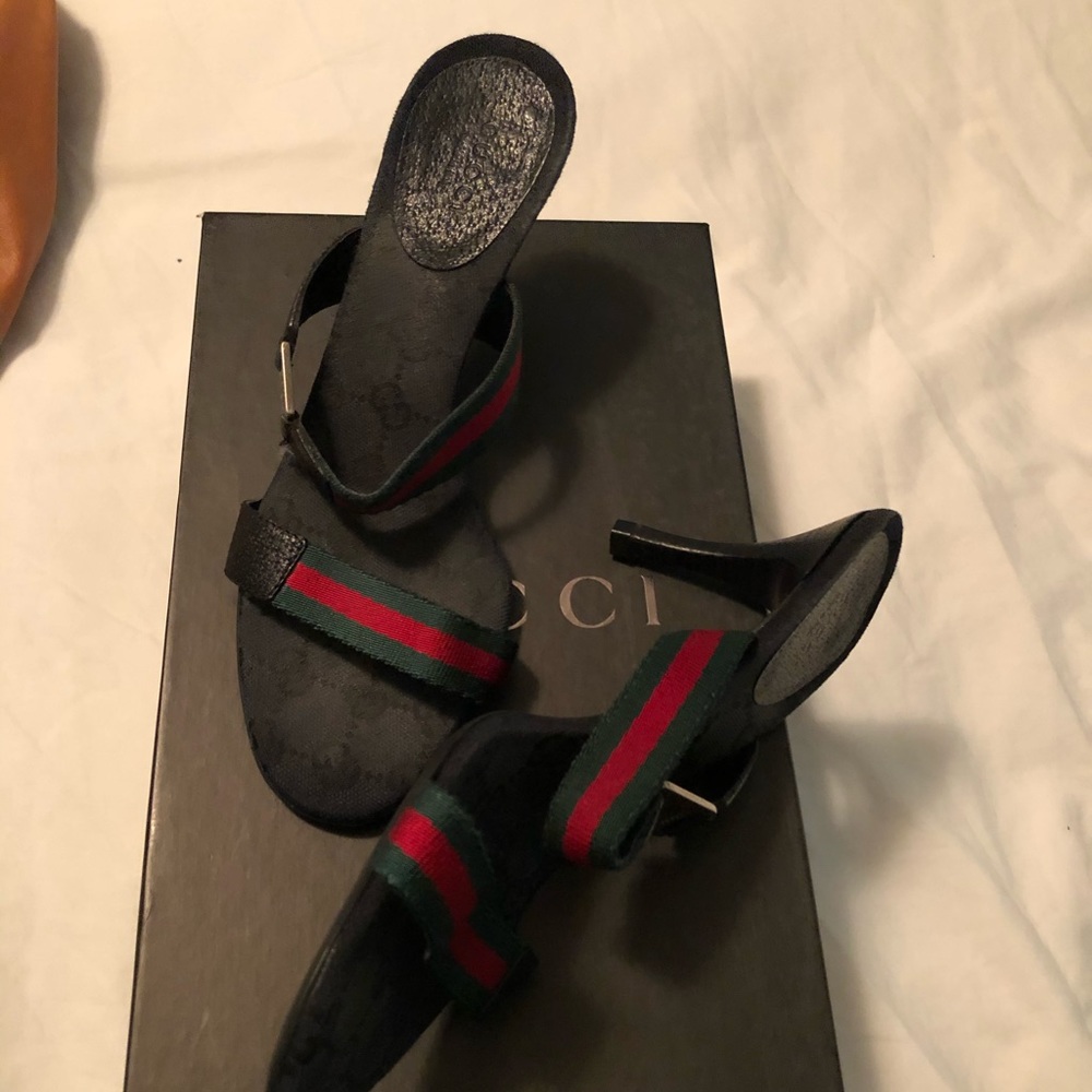 Gucci heels💚